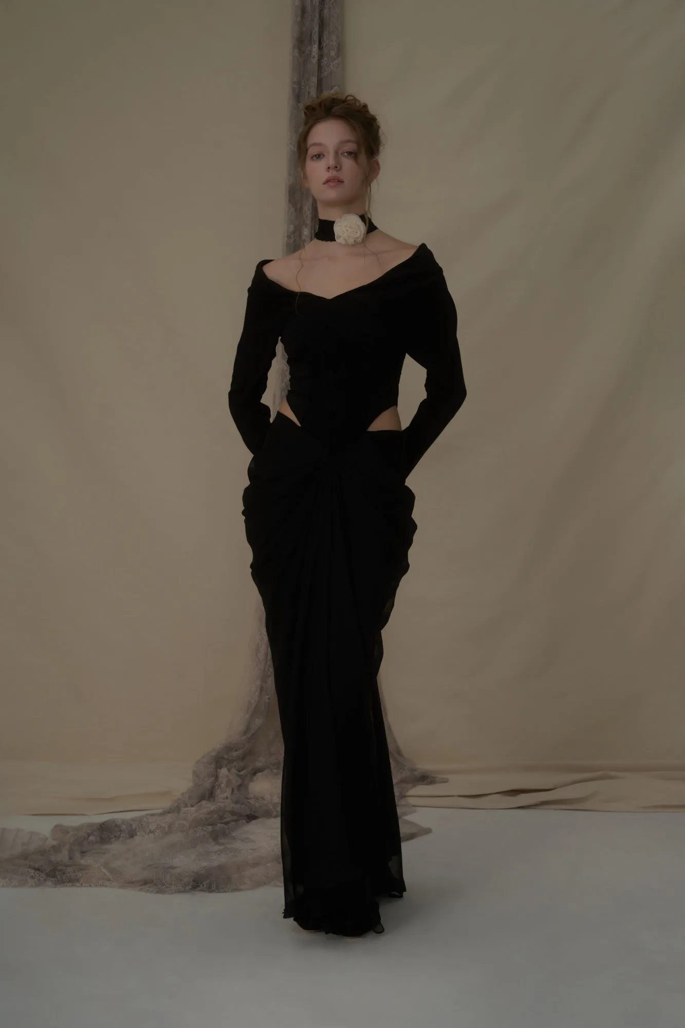 Black Lapel Waistless Pleated Hem Dress