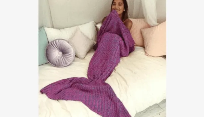 Cozy Cotton-Knit Mermaid Tail Blanket