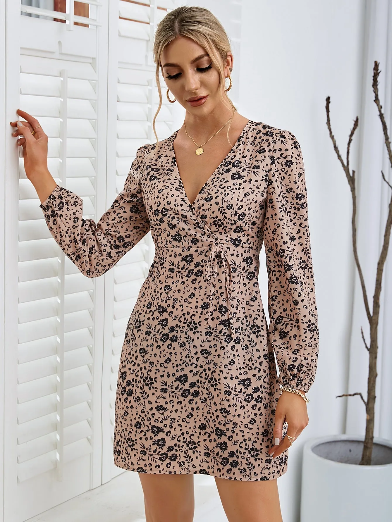 Romantic Floral Knot Long Sleeve Deep V Neck Straight High Waist Short Dress